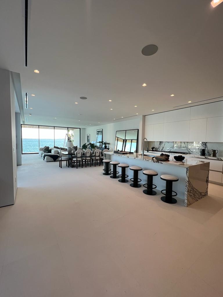 Luxury Residence: Full-Scope Refinishing